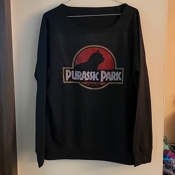 Tops - Purassic Park Sweatshirt.